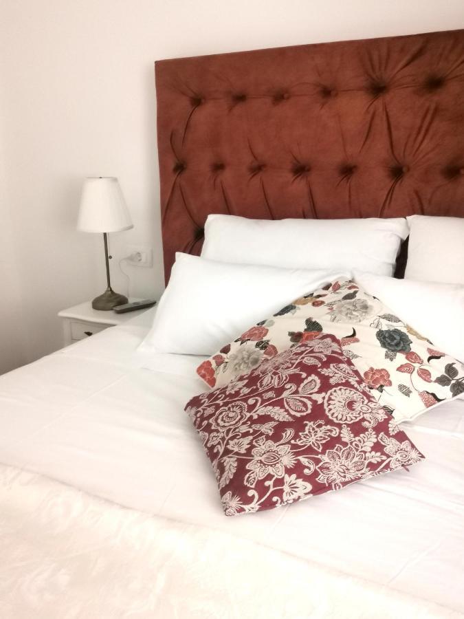 L&L Rooms Royal 시베니크 객실 사진