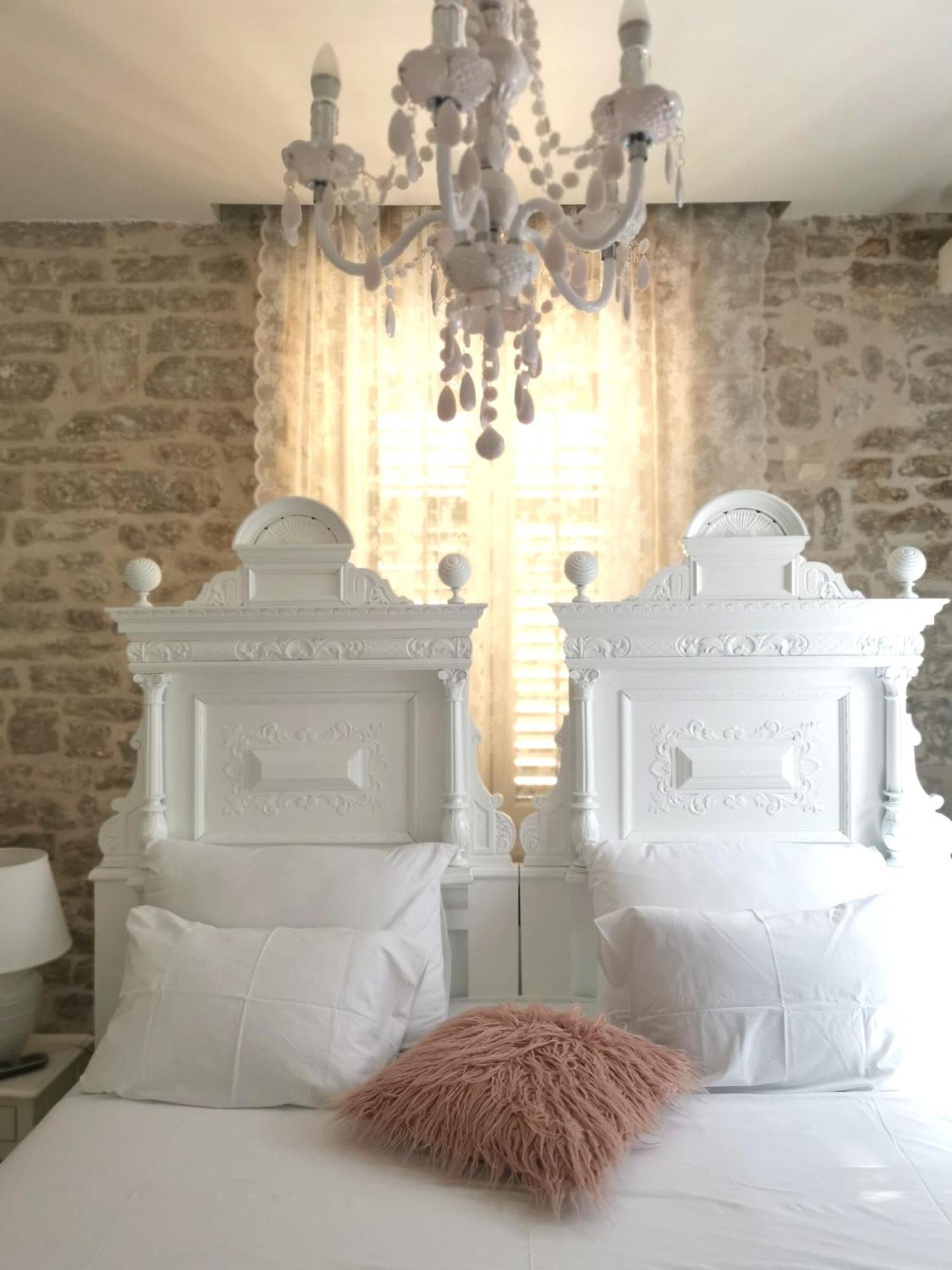 L&L Rooms Royal 시베니크 객실 사진