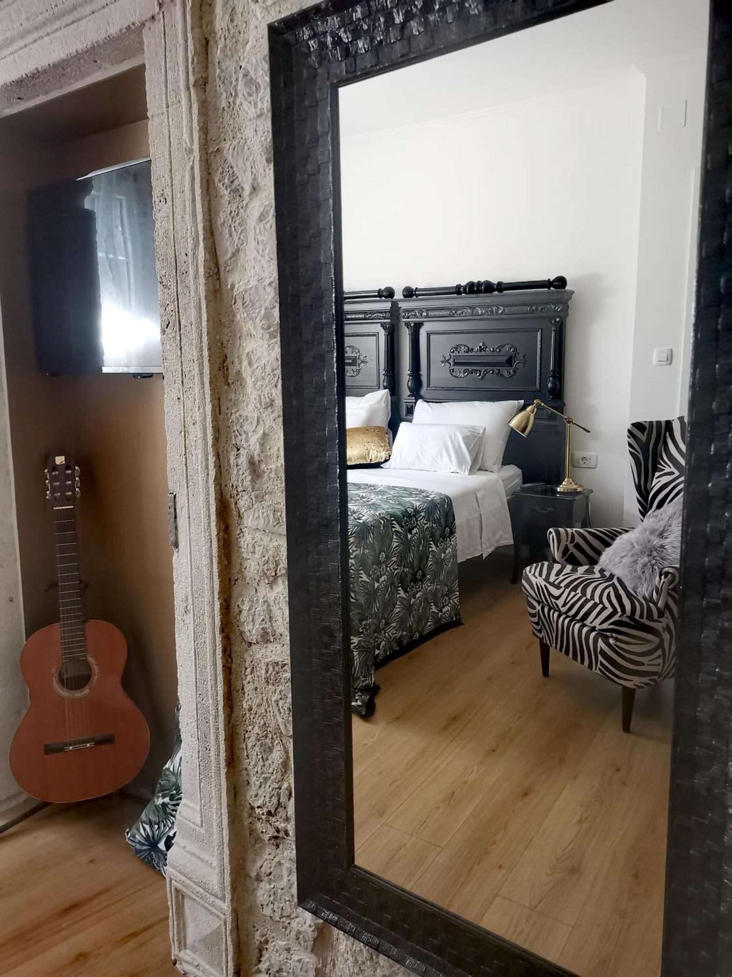 L&L Rooms Royal 시베니크 객실 사진