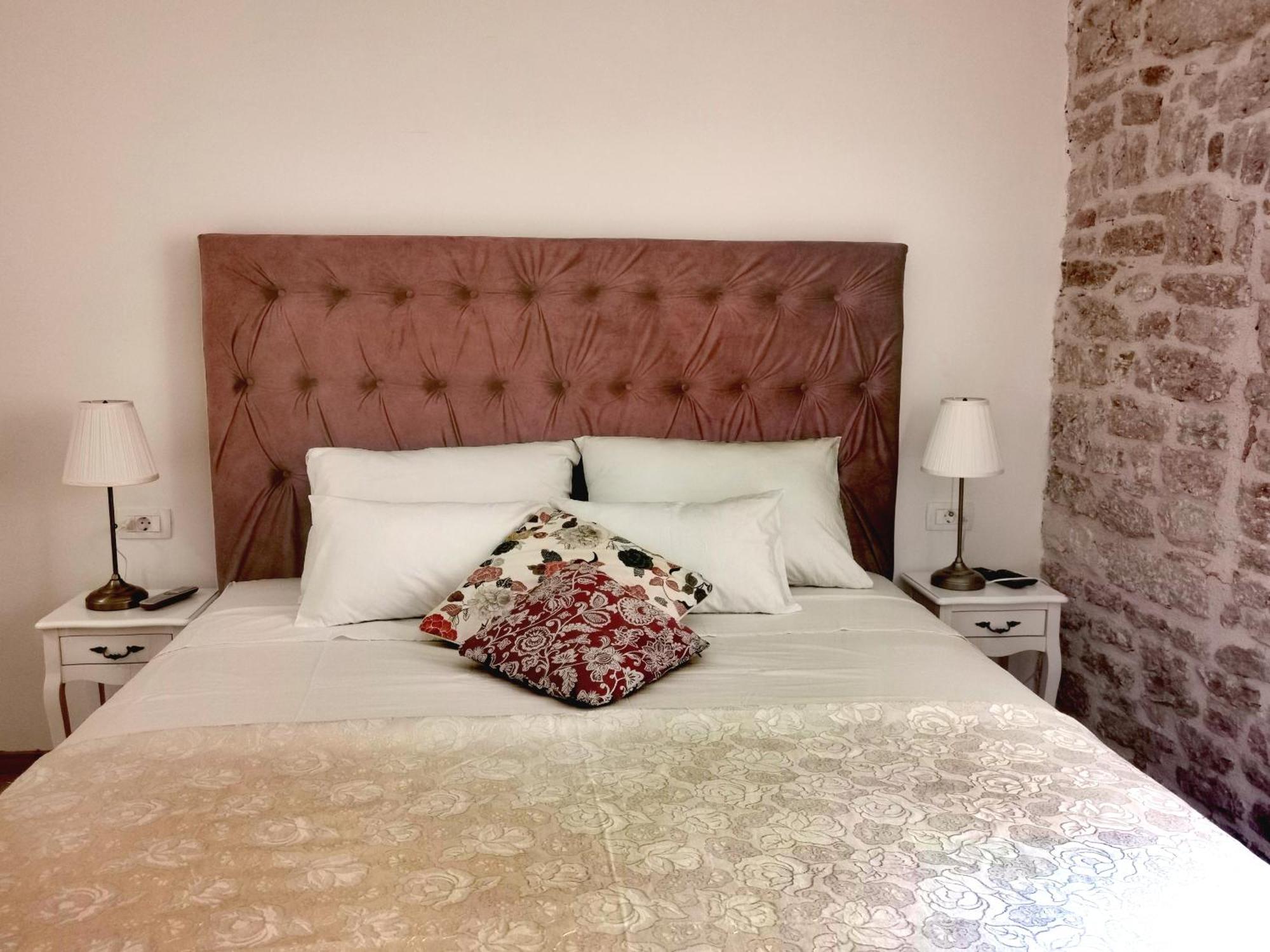L&L Rooms Royal 시베니크 객실 사진