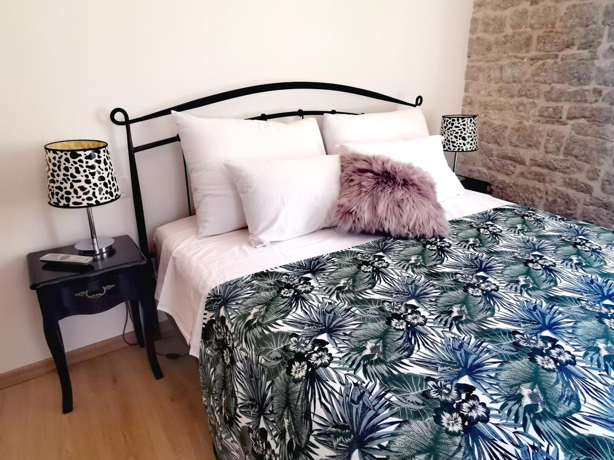 L&L Rooms Royal 시베니크 객실 사진